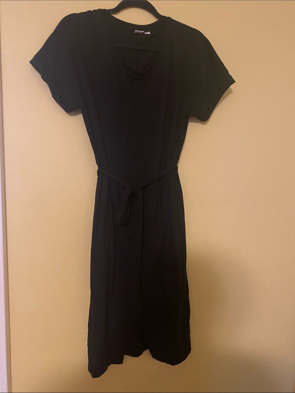GAP Factory Black Short-Sleeve Midi Dress with Tie Waist